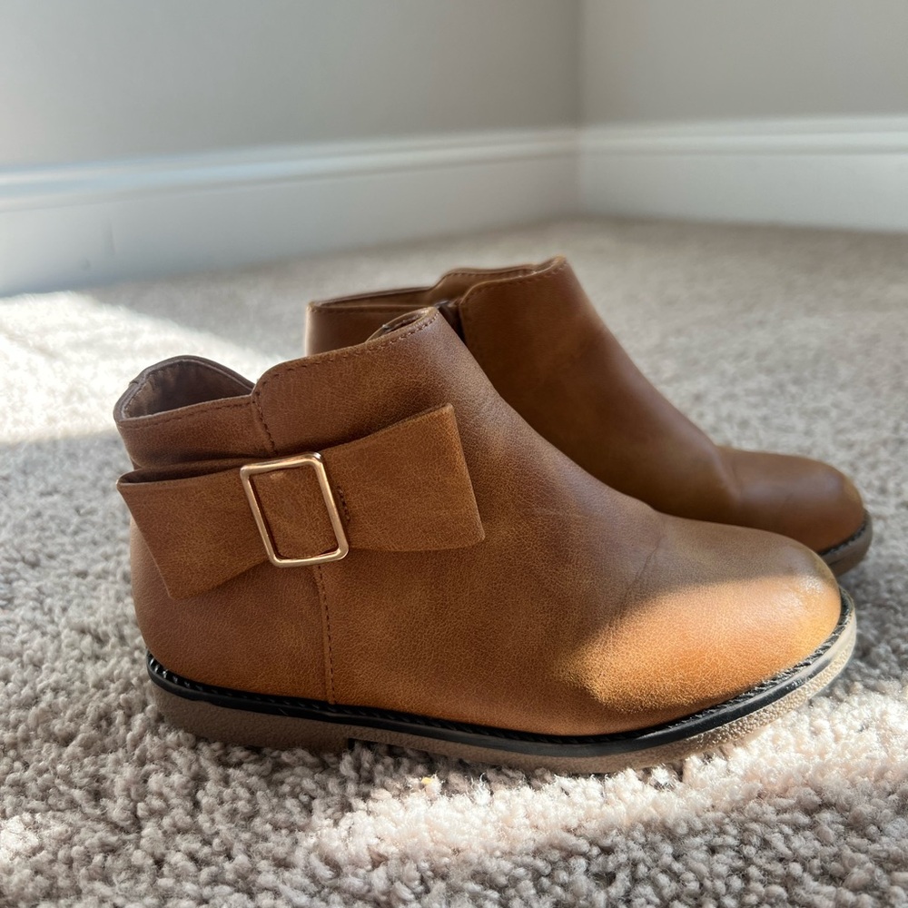 The Children's Place Brown Kids Boots with Buckle Bow